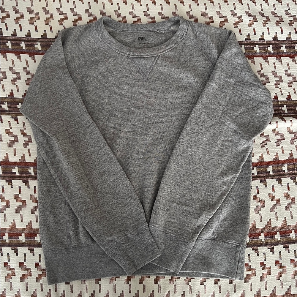 Grey Uniqlo Sweatshirt (XS)
